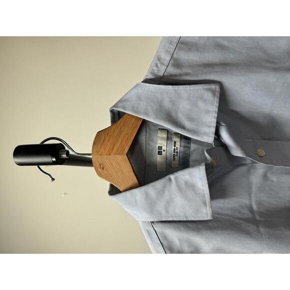 Uniqlo Men's Light Blue Slim Fit Dress Shirt - Picture 3 of 4